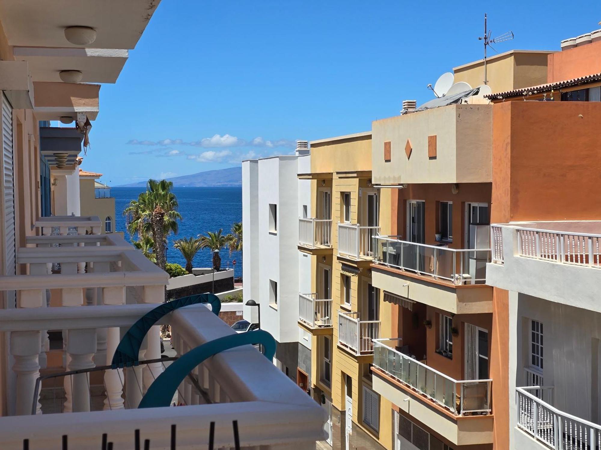 Beautiful Apartment With Ac Just Steps From The Sea In Playa San Juan Apartment Playa de San Juan (Tenerife)